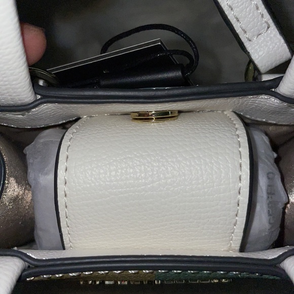 (NWT) KARL LAGERFELD PARIS Maybelle Character Small Crossbody Blush Combo - Picture 5 of 16